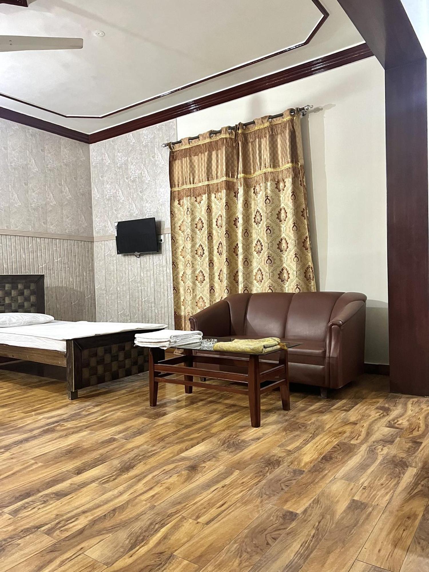 Babar House Hotel ไฟซาลาบัด ภายนอก รูปภาพ