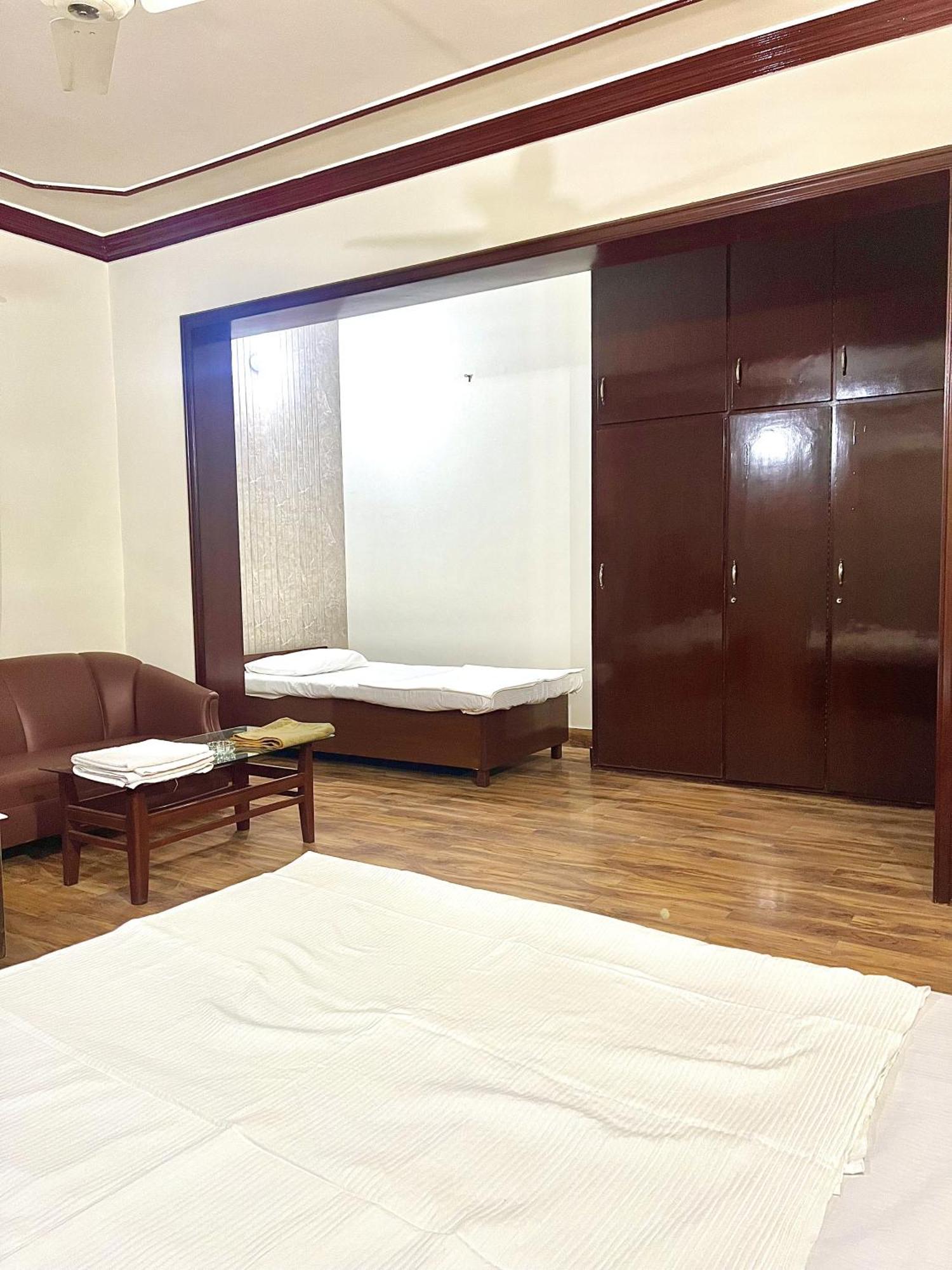 Babar House Hotel ไฟซาลาบัด ภายนอก รูปภาพ